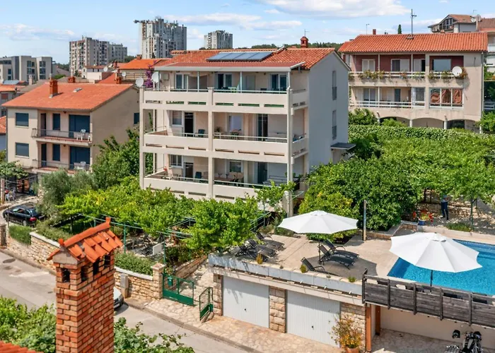 Petrinic-sea View & Pool By Guide Lägenhet