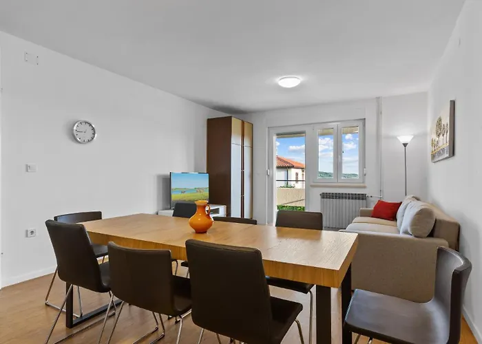 Petrinic-sea View & Pool By Guide