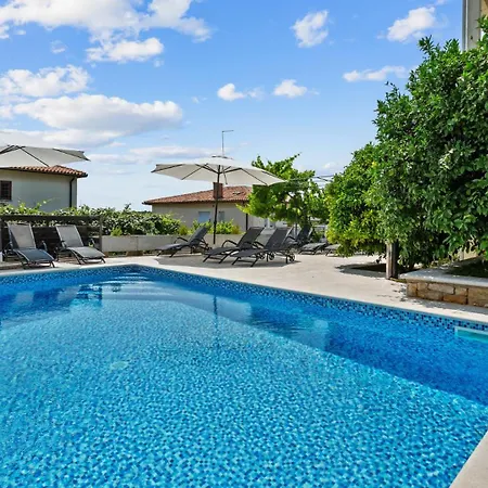 Apartment Petrinic-sea View & Pool By Guide Pula