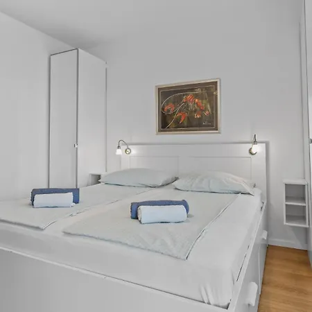 Petrinic-sea View & Pool By Guide