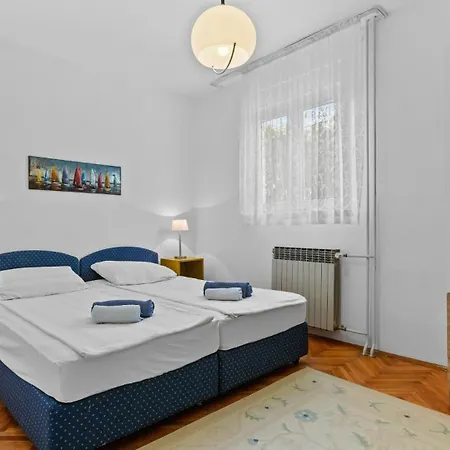 Petrinic-sea View & Pool By Guide Appartamento