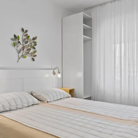 Petrinic-sea View & Pool By Guide Pula