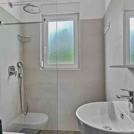 Appartamento Petrinic-sea View & Pool By Guide Pola