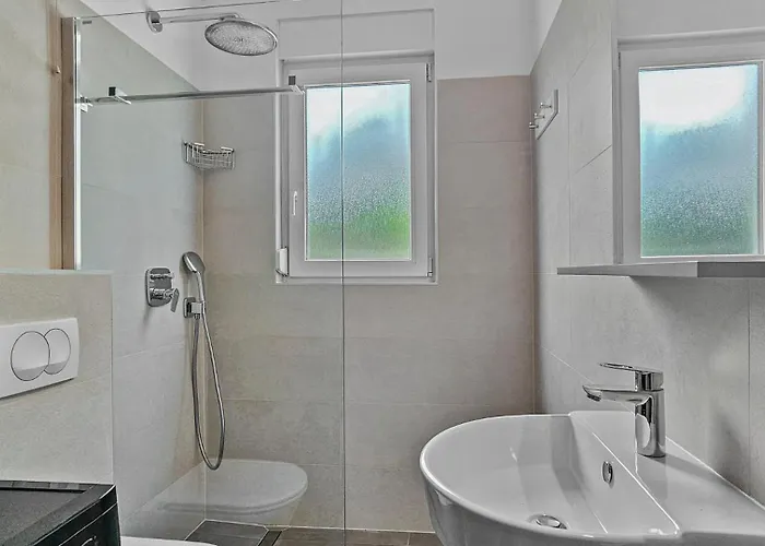 Apartment Petrinic-sea View & Pool By Guide Pula